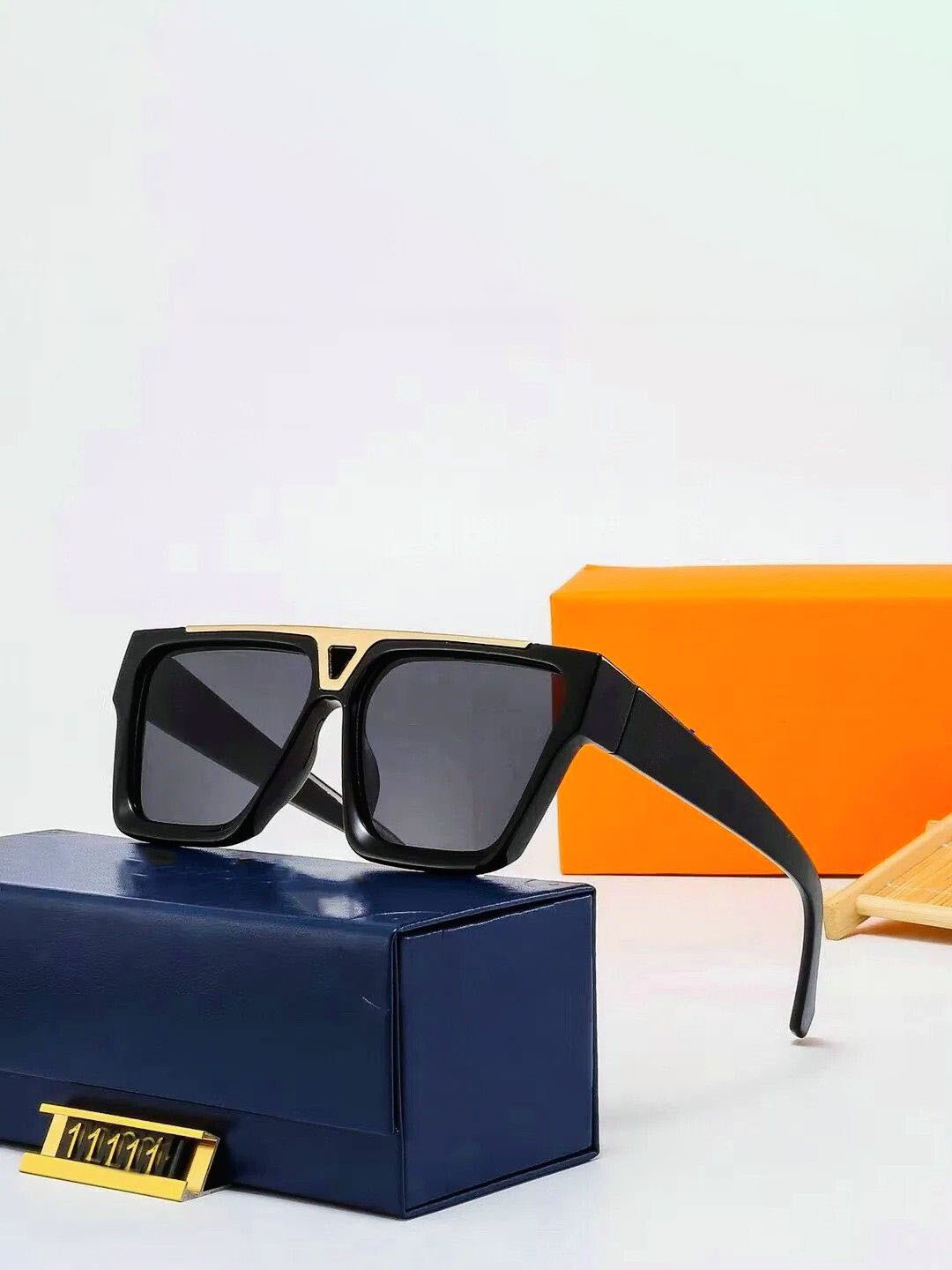 Eyedens Unisex Square Sunglasses with UV Protected Lens F-Blk_Lv_Square