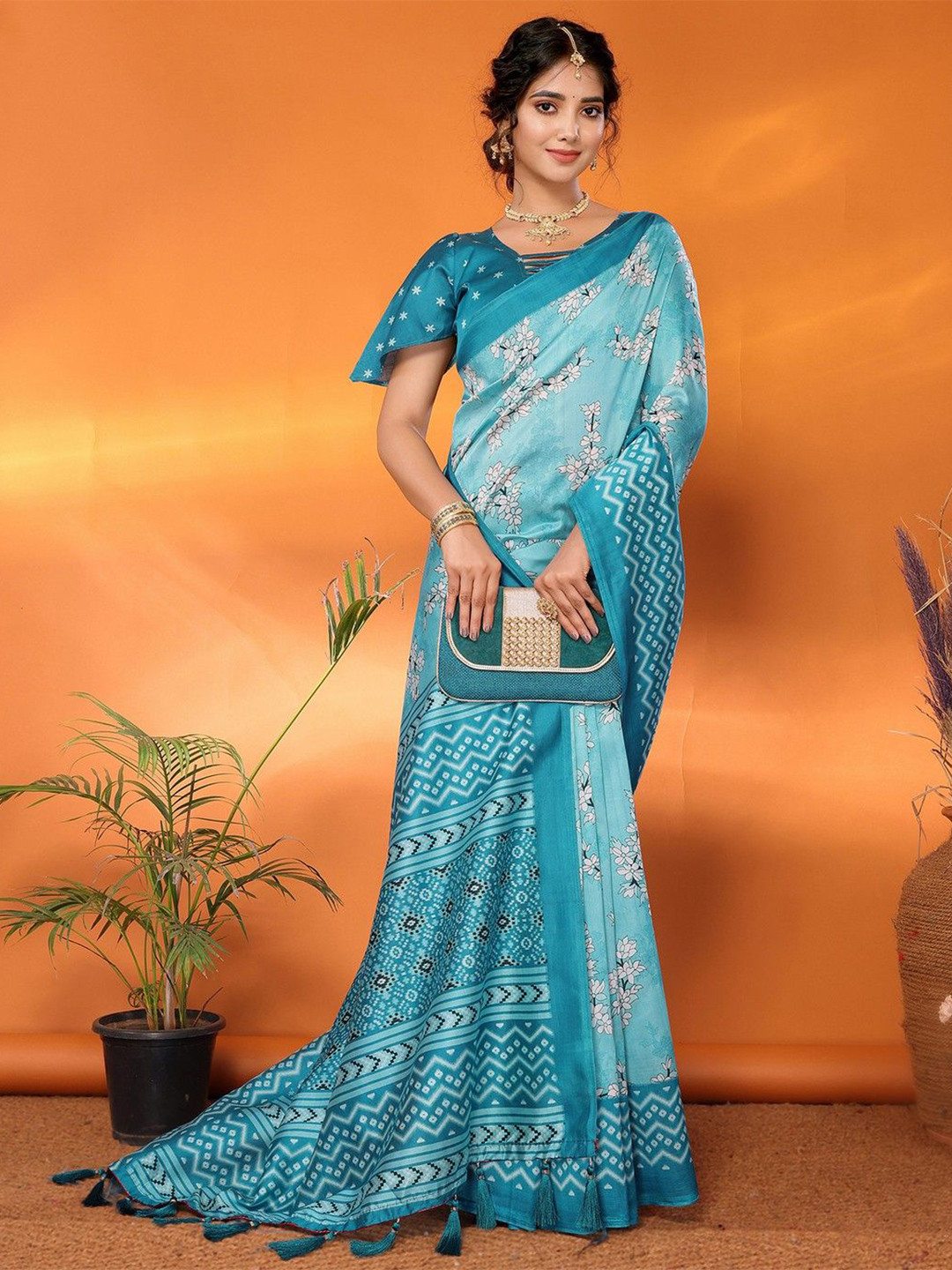 Lookmark Floral Printed Saree With Tasselled Border & Blouse Piece