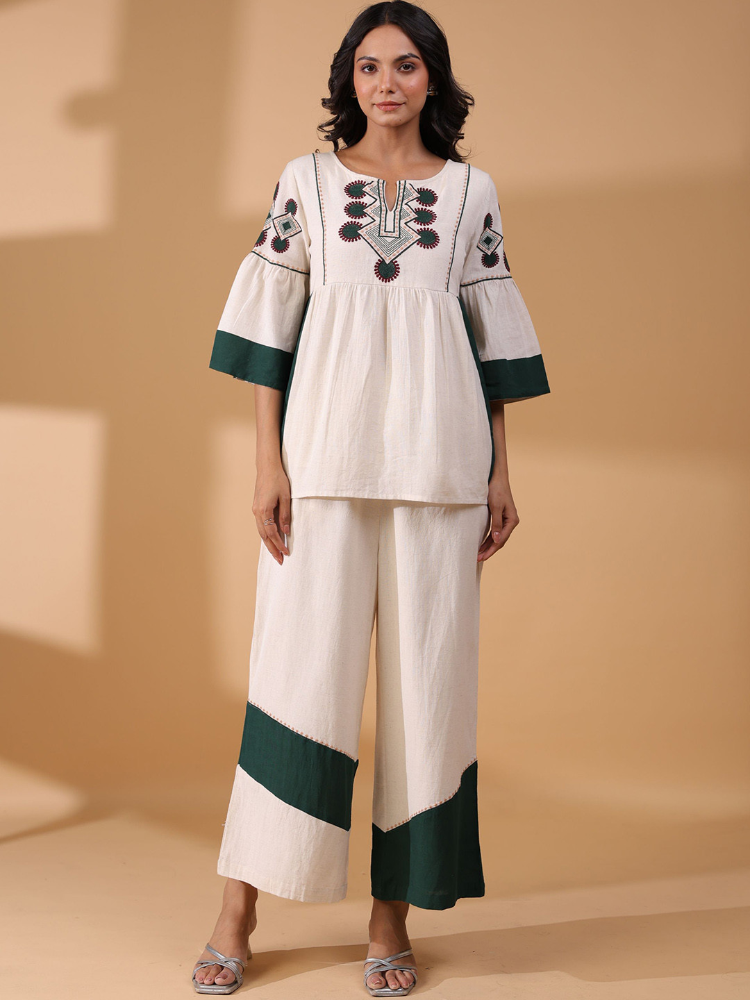 STIL O STITCH Embroidered Notch Neck Tunic With Trousers