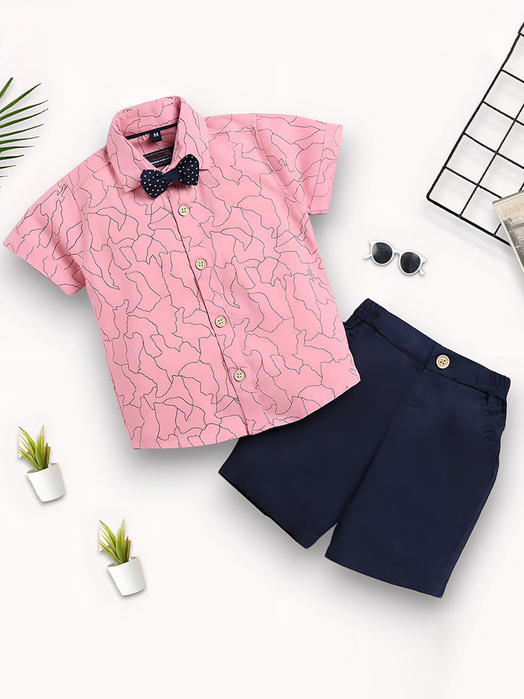 ULTRINA Kids Printed Bow Tie Shirt With Shorts