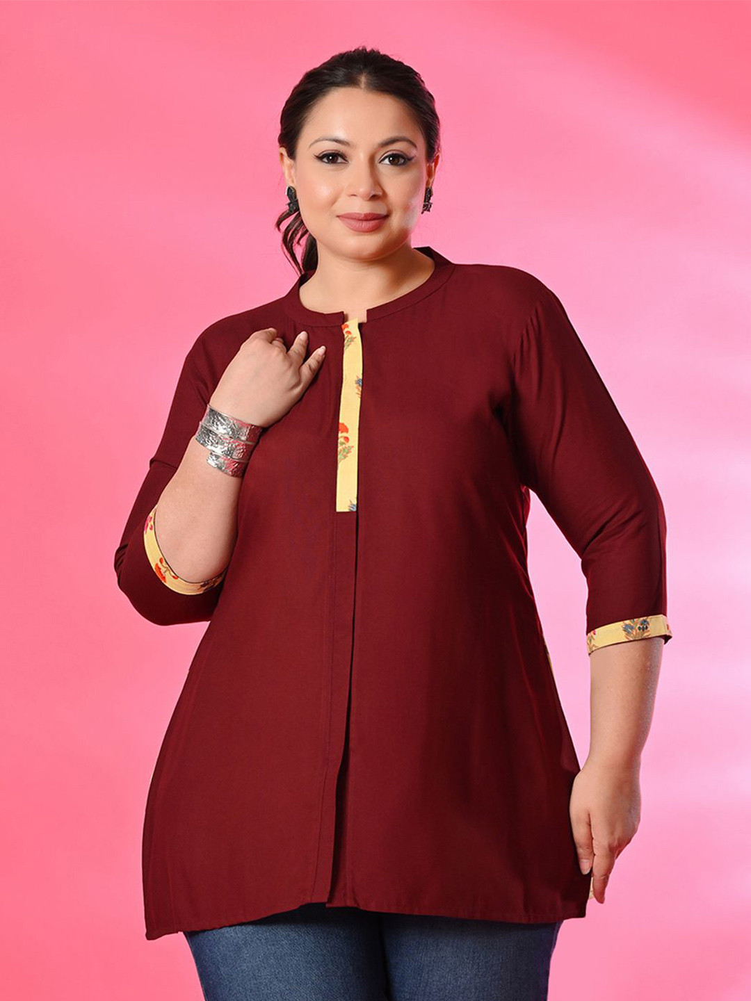 PrettyPlus by Desinoor.com Plus Size Mandarin Collar Short Kurti