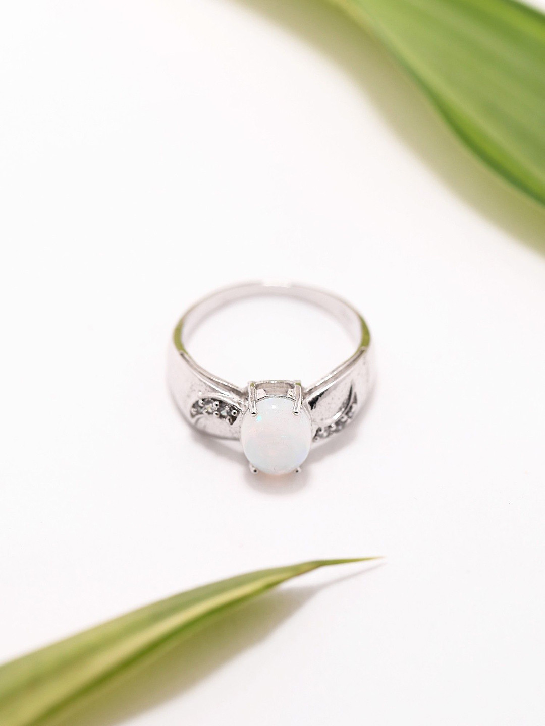 Exotic India 925 Sterling Silver Oval Shaped Opal Studded Finger Ring