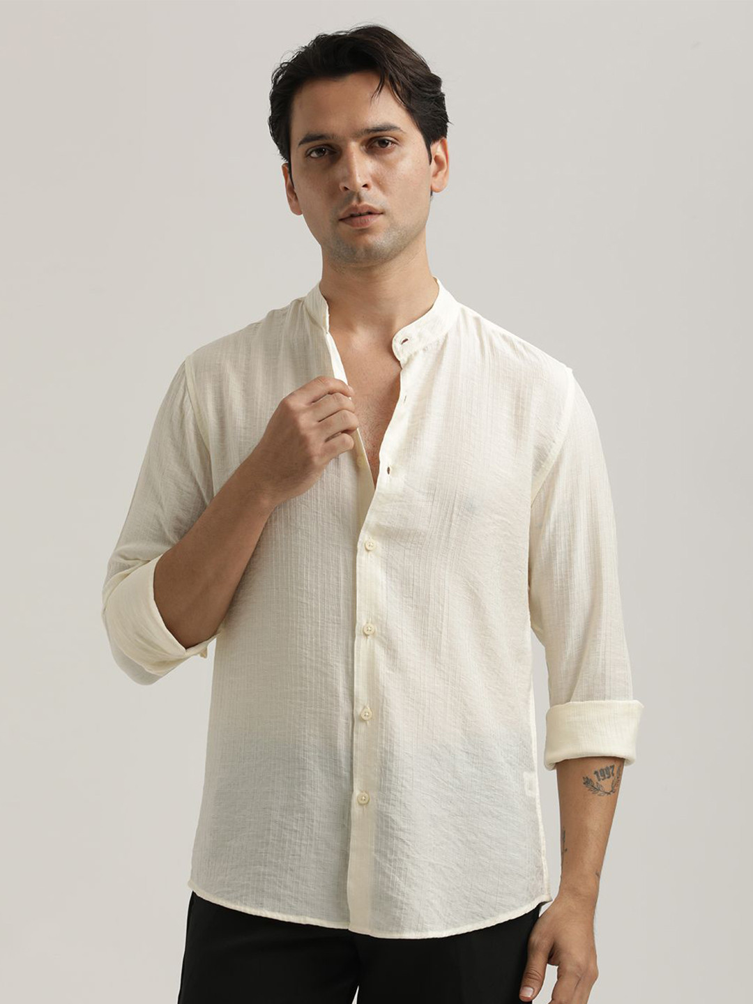 Blu MNKY Men Smart Fit Textured Mandarin Collar Casual Shirt