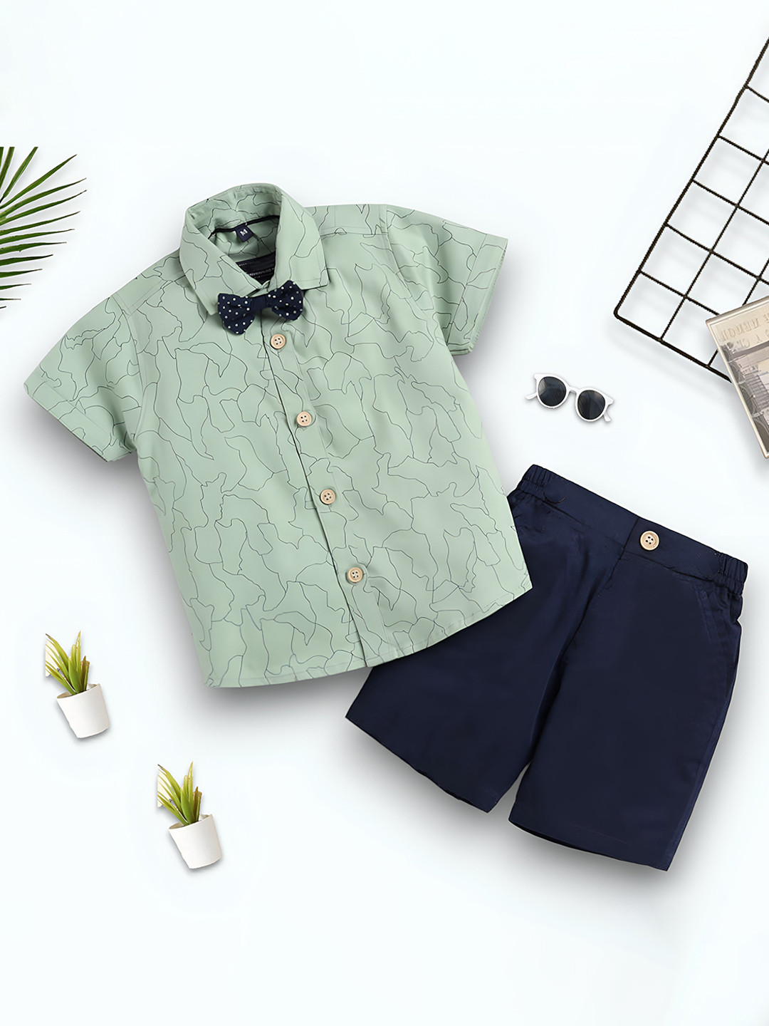 ULTRINA Kids Printed Bow Tie Shirt With Shorts