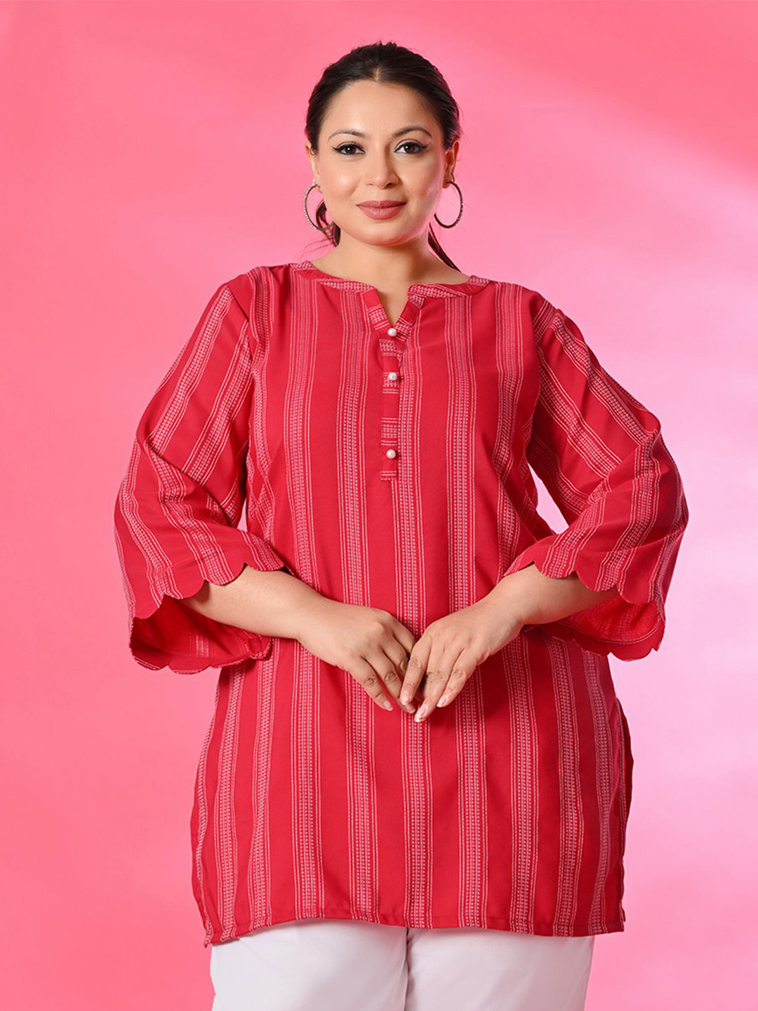PrettyPlus by Desinoor.com Plus Size Rani Stripped Short Kurta