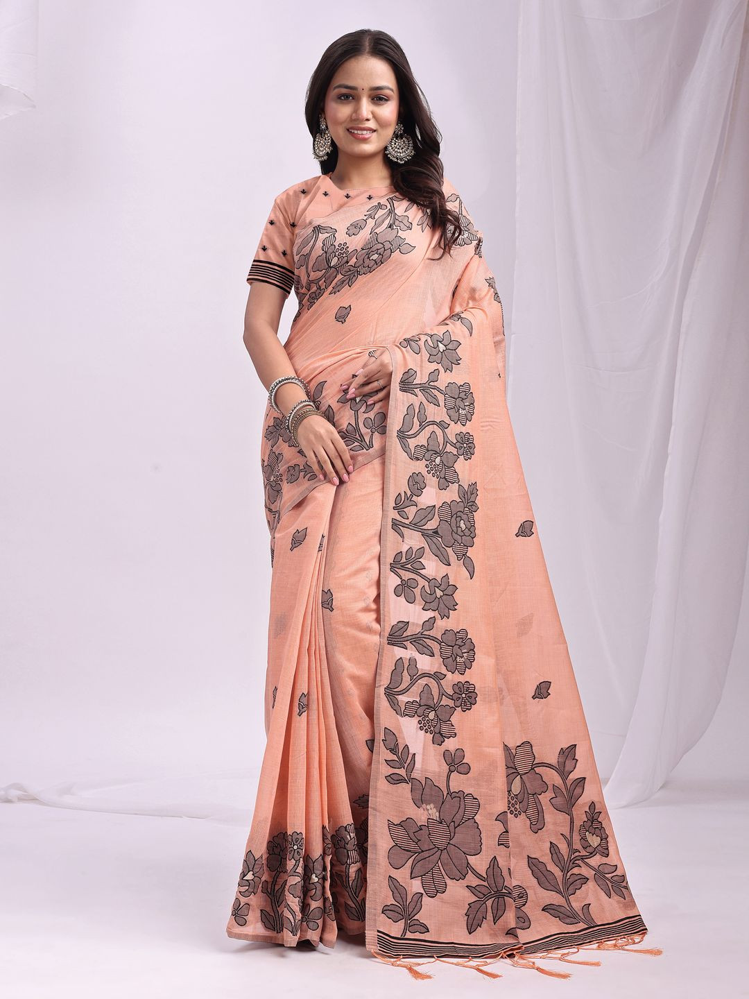 ALAGINI Floral Zari Pure Linen Jamdani Saree with an unstitched blouse piece