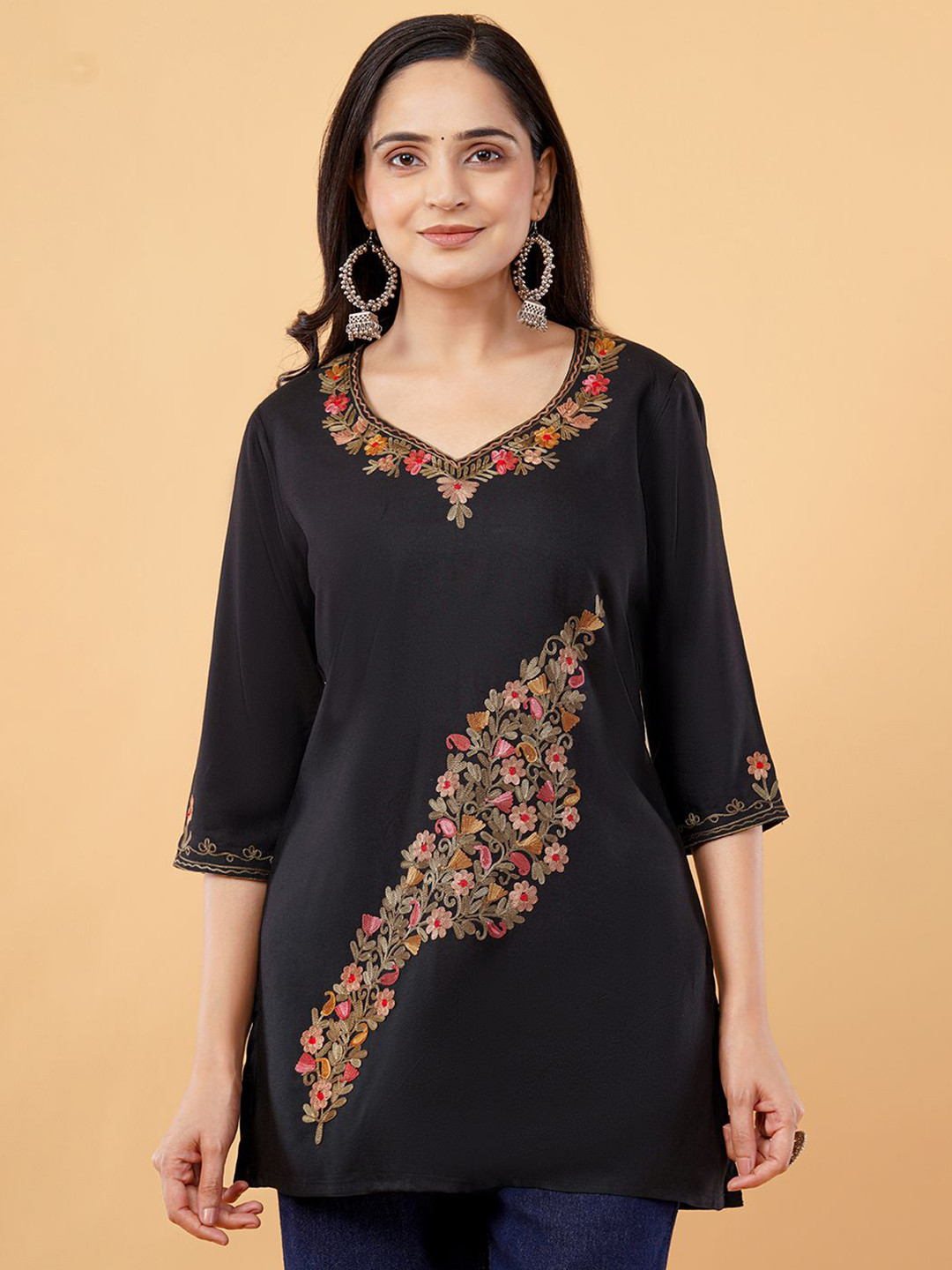 Kala Maison Women Floral Embroidered Daily Straight Kurta