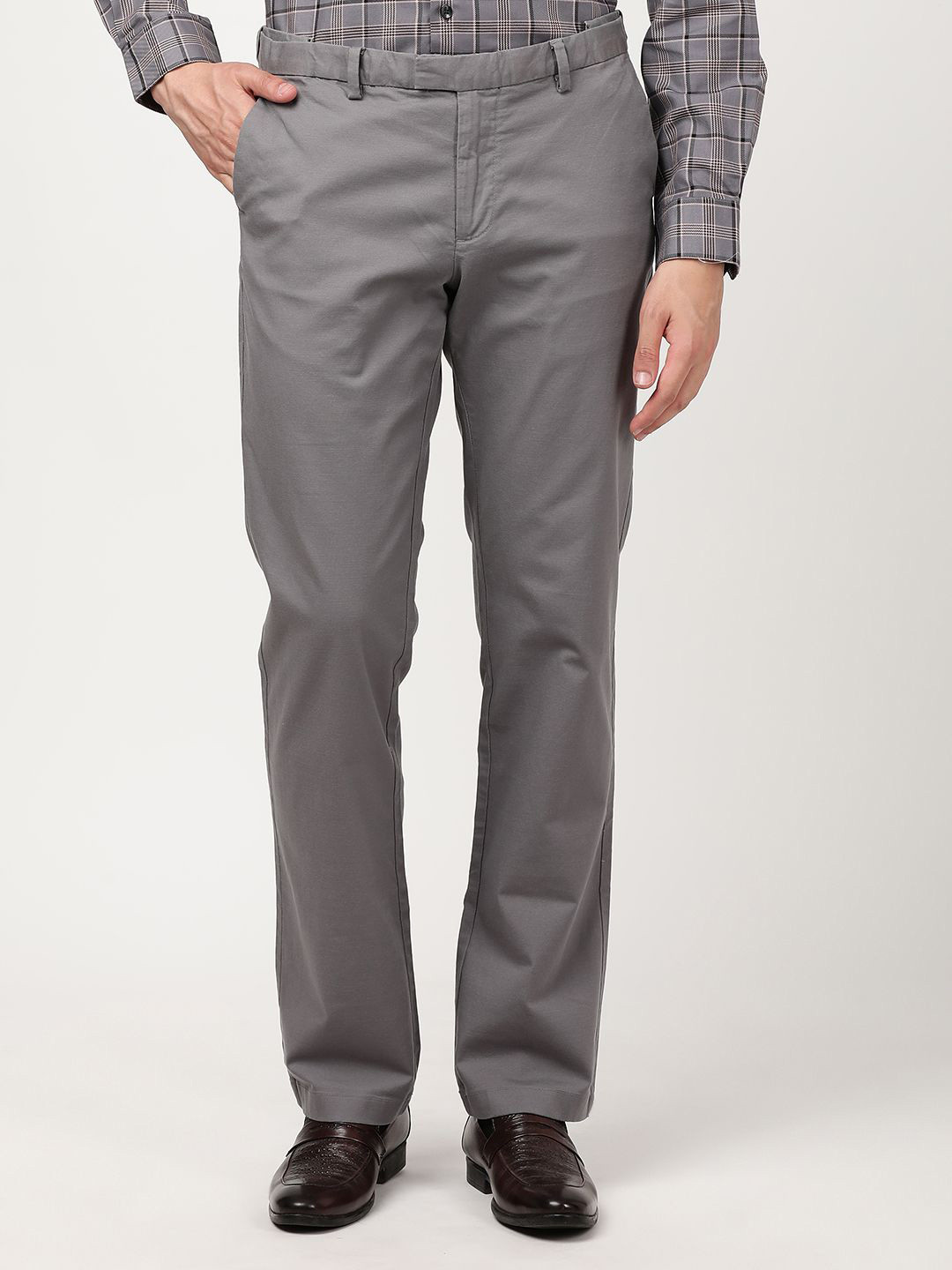 Indian Terrain Men Solid Kansas Flat-Front Regular Trousers