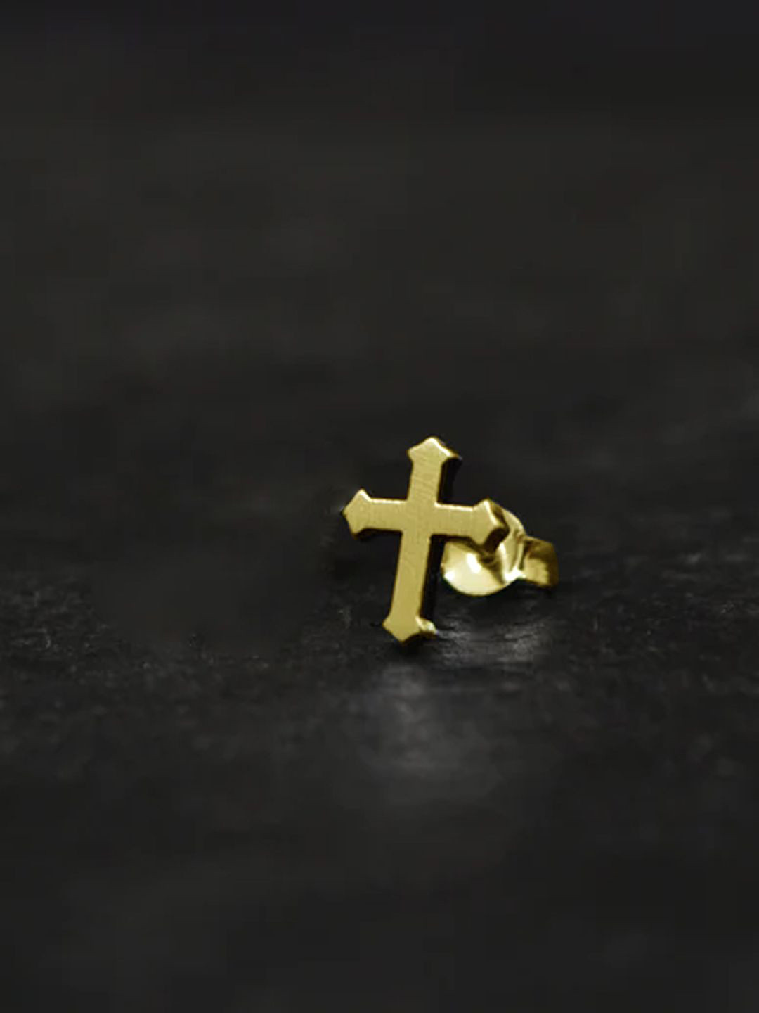 The Roadster Lifestyle Co. Men Single-Piercing Geometric Shaped Stud