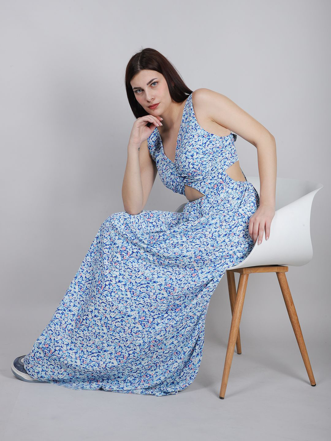 SWISHIN Women Floral Printed Cut-Outs Shift Maxi Dress