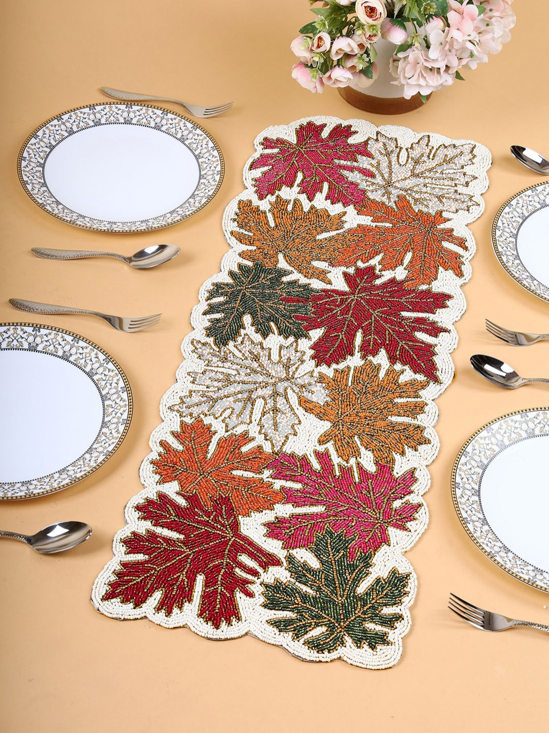 YWULY White & Pink Floral Glass Beaded Table Runner