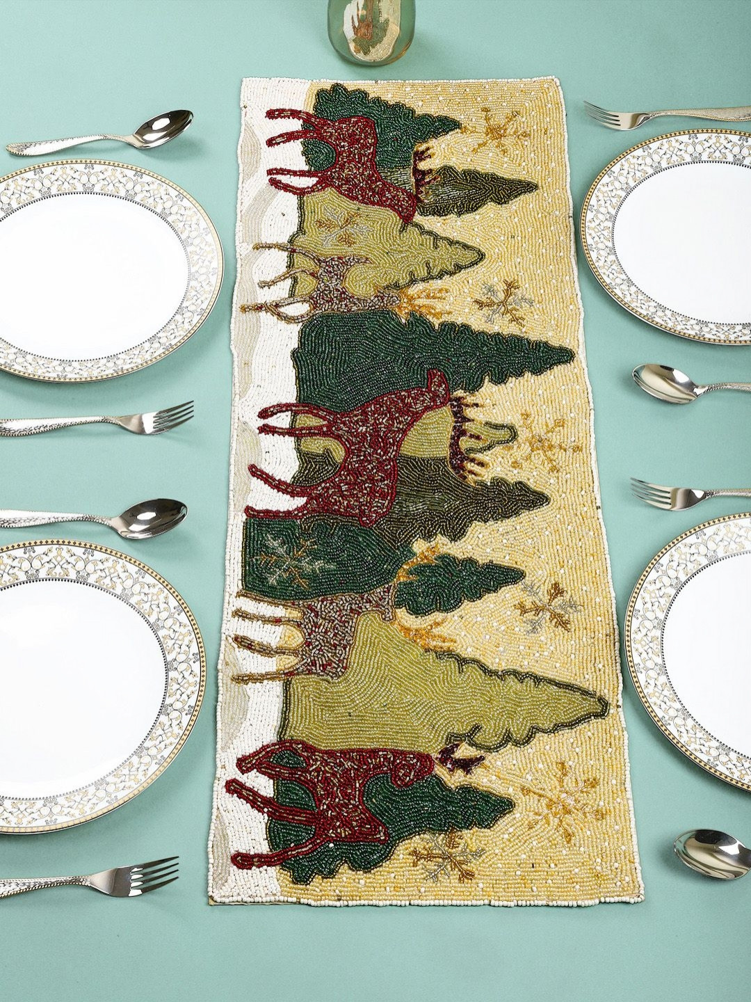 YWULY Green & Maroon Glass Beaded Table Runner