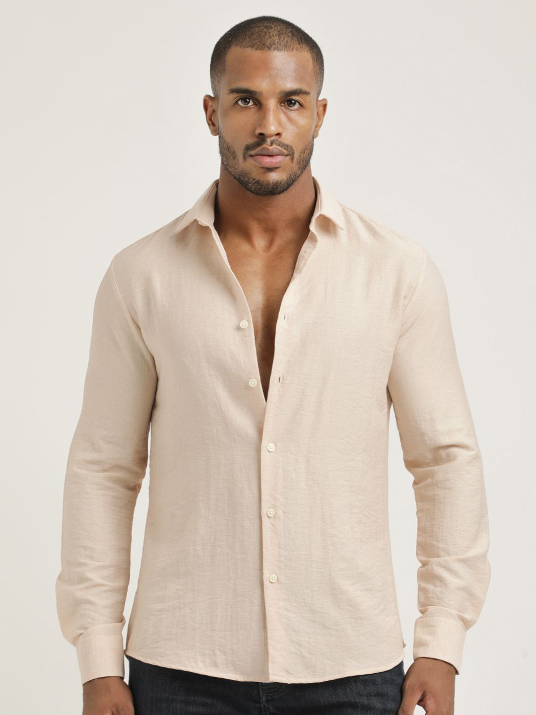 Blu MNKY Men Smart Slim Fit Solid Spread Collar Casual Shirt