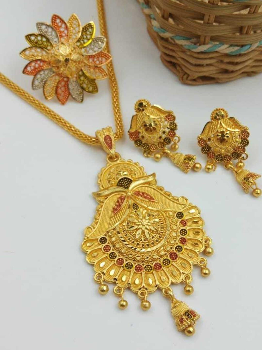 niva fashion Women Beige Pendant