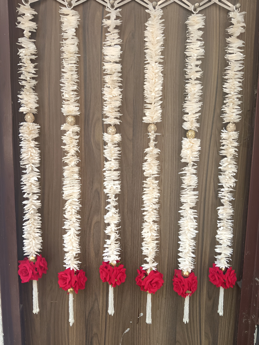 Nutts White & Red 6 Pieces Paper Gajra Hanging Garlands