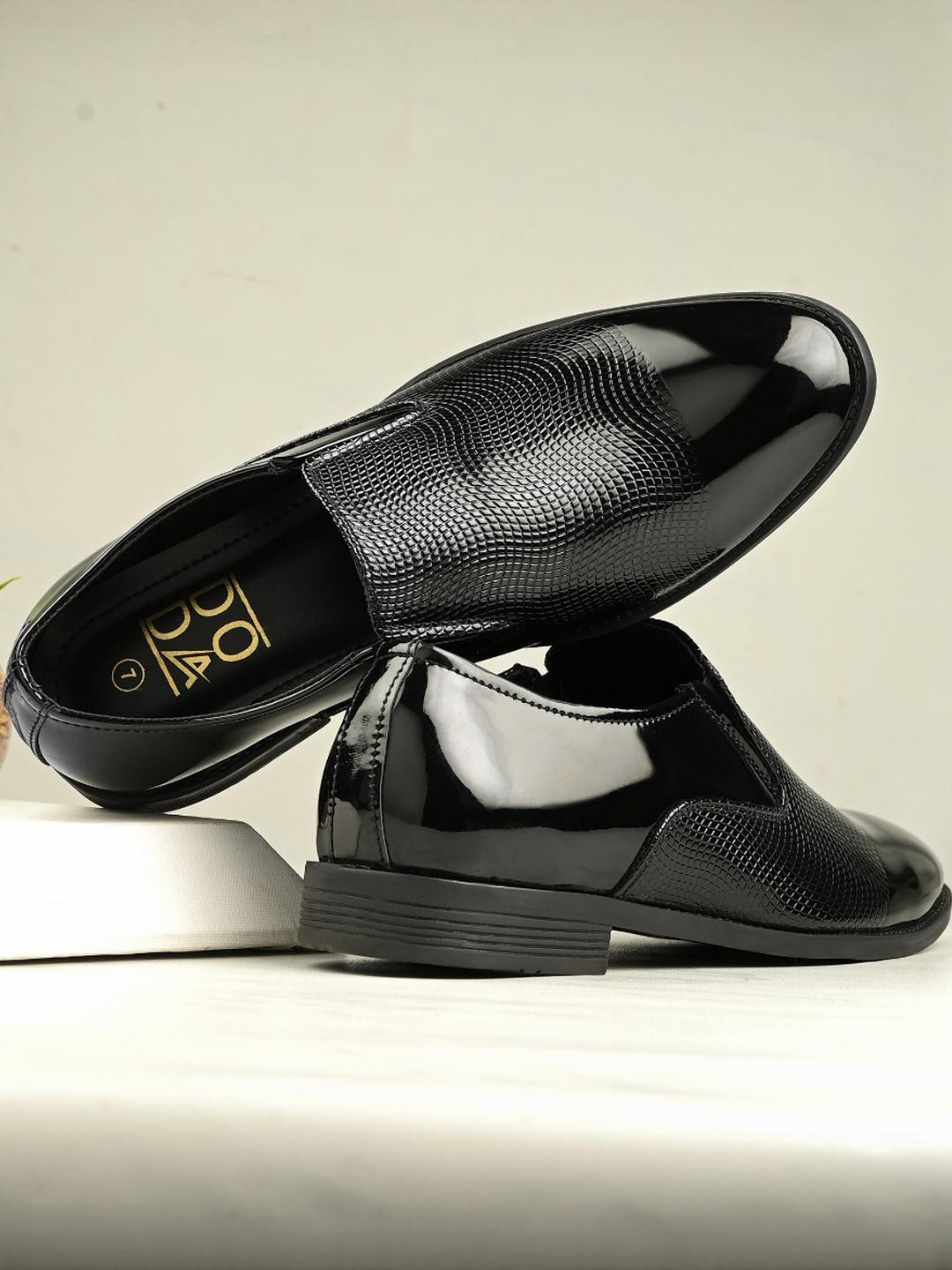 DODA Men Textured Slip-On Shoes Shoes