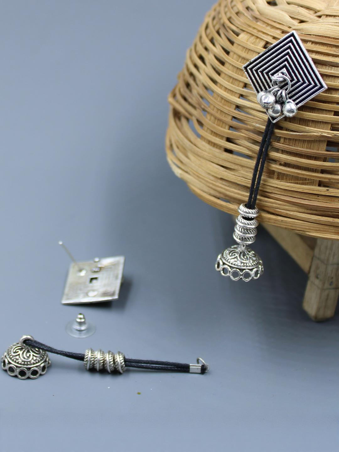 Gurjari Jewellers  Tops with Tutquoise Beads Long Earrings