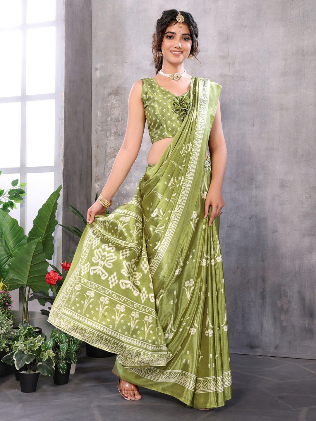 Lookmark Floral Printed Designer Tussar Silk Saree