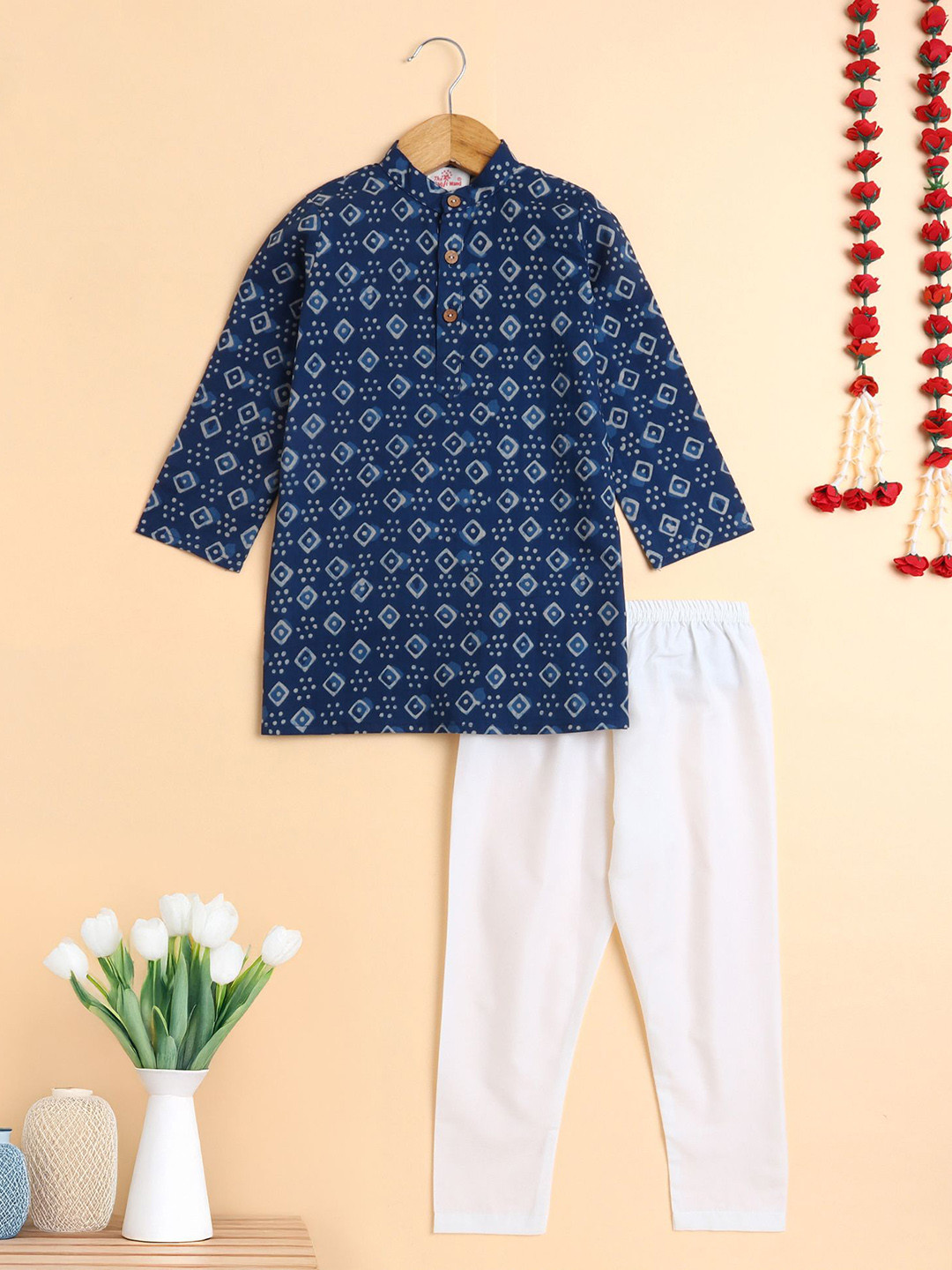 The Magic Wand Boys Bandhani Printed Regular Pure Cotton Kurta With Pyjamas