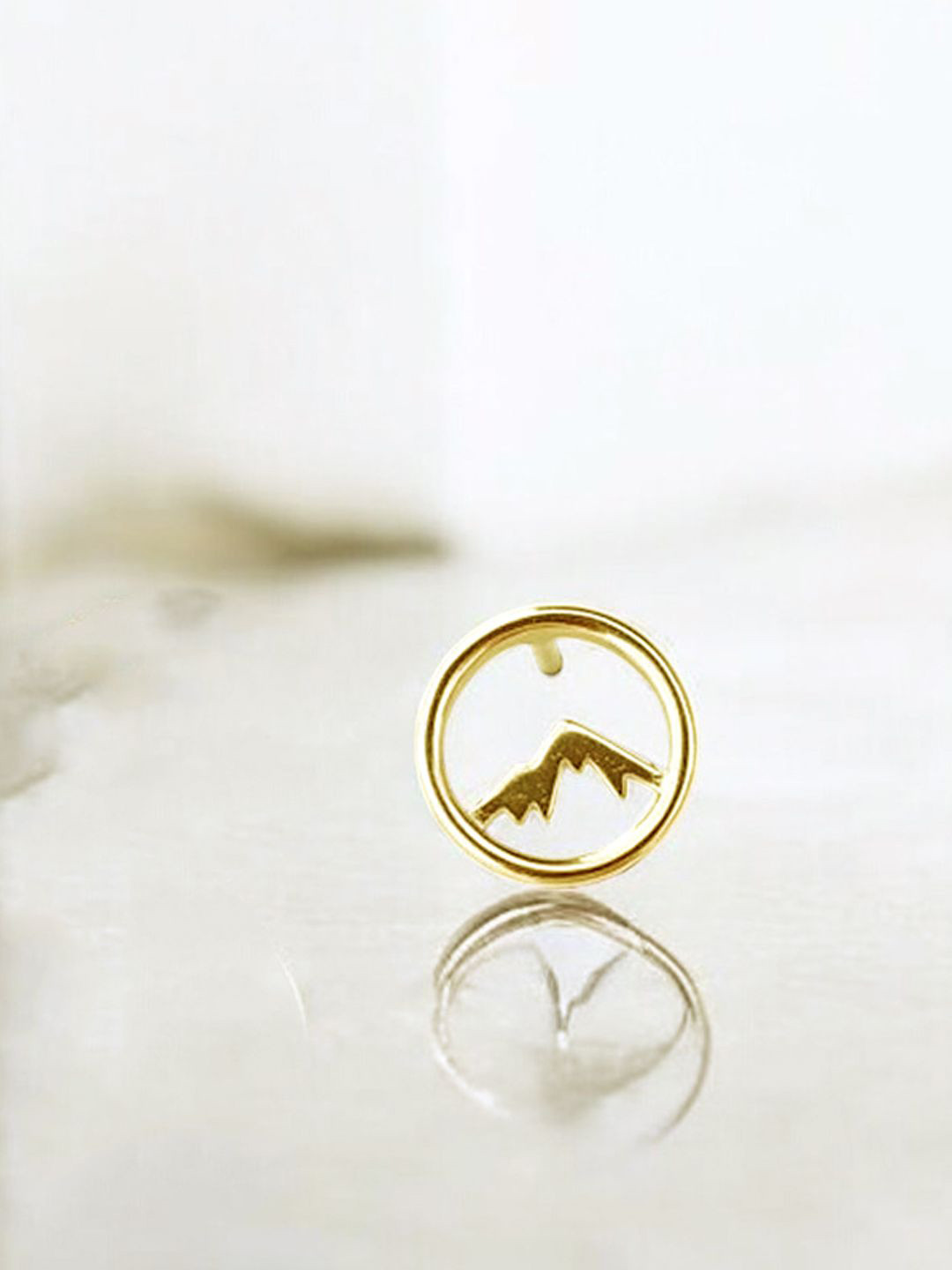 The Roadster Lifestyle Co. Men Single-Piercing Circular Shaped Stud