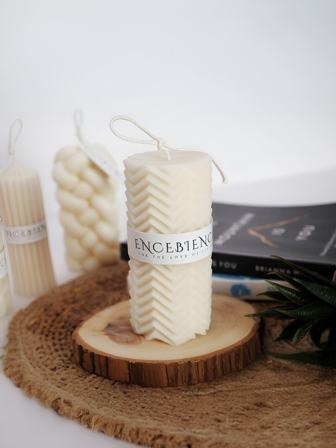 ENCEBIENCE Off White ZigZag Pillar Aesthetic Candle - Cafe Mocha