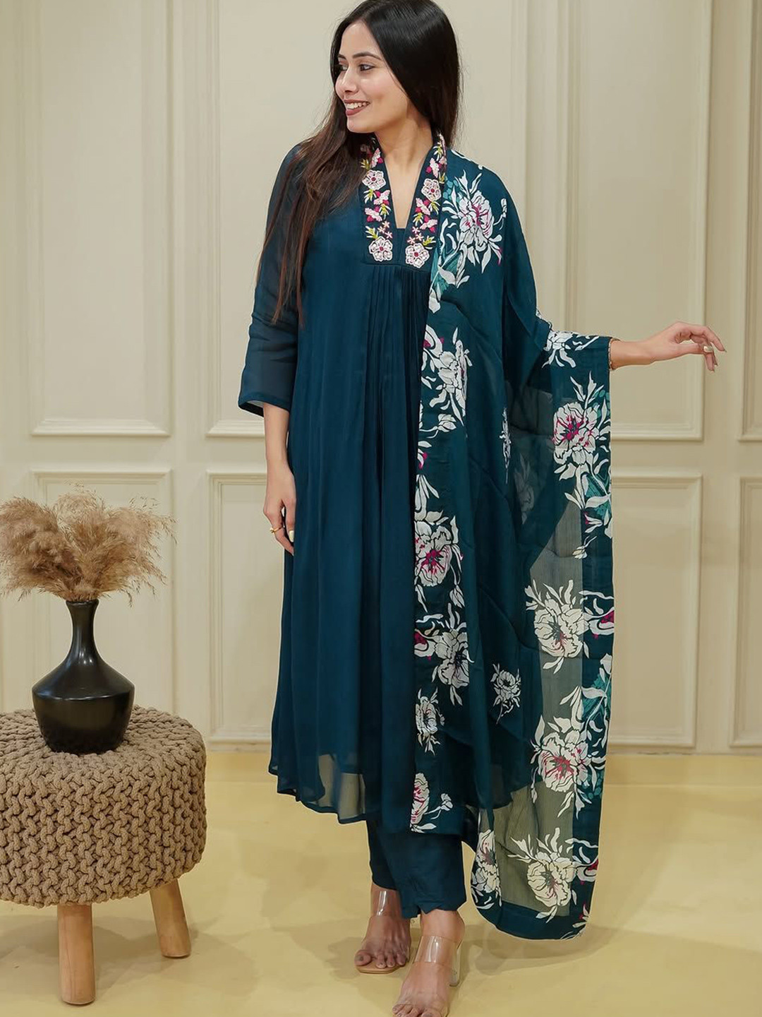 VKOM'S Floral Embroidered V-Neck Thread Work Pure Cotton Anarkali Kurta