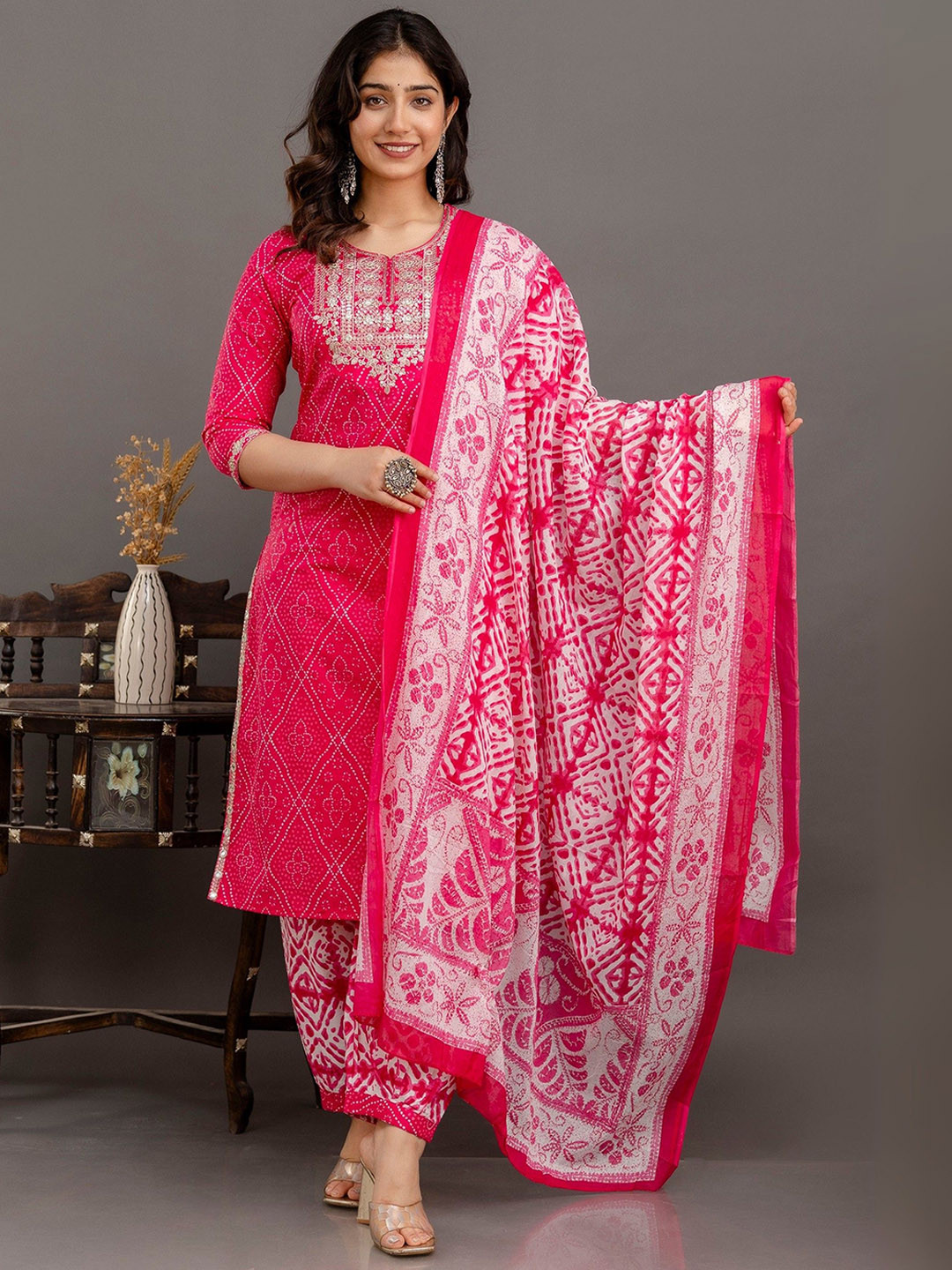 Vnyashri Women Bandhani Printed Cotton Kurta with Salwar & Dupatta