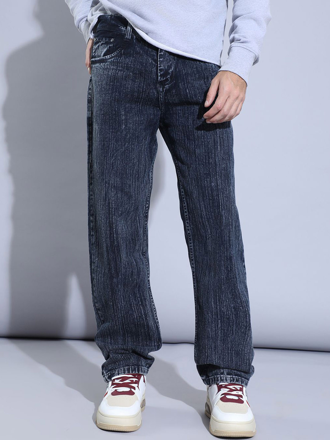 Hence Men Loose Baggy Fit Mid-Rise Mildly Distressed Heavy Fade Jeans