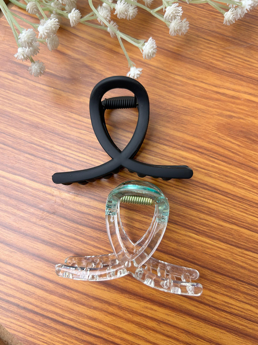 Radhya Accessories Women Set Of 2 Loop Hair Claw Clips