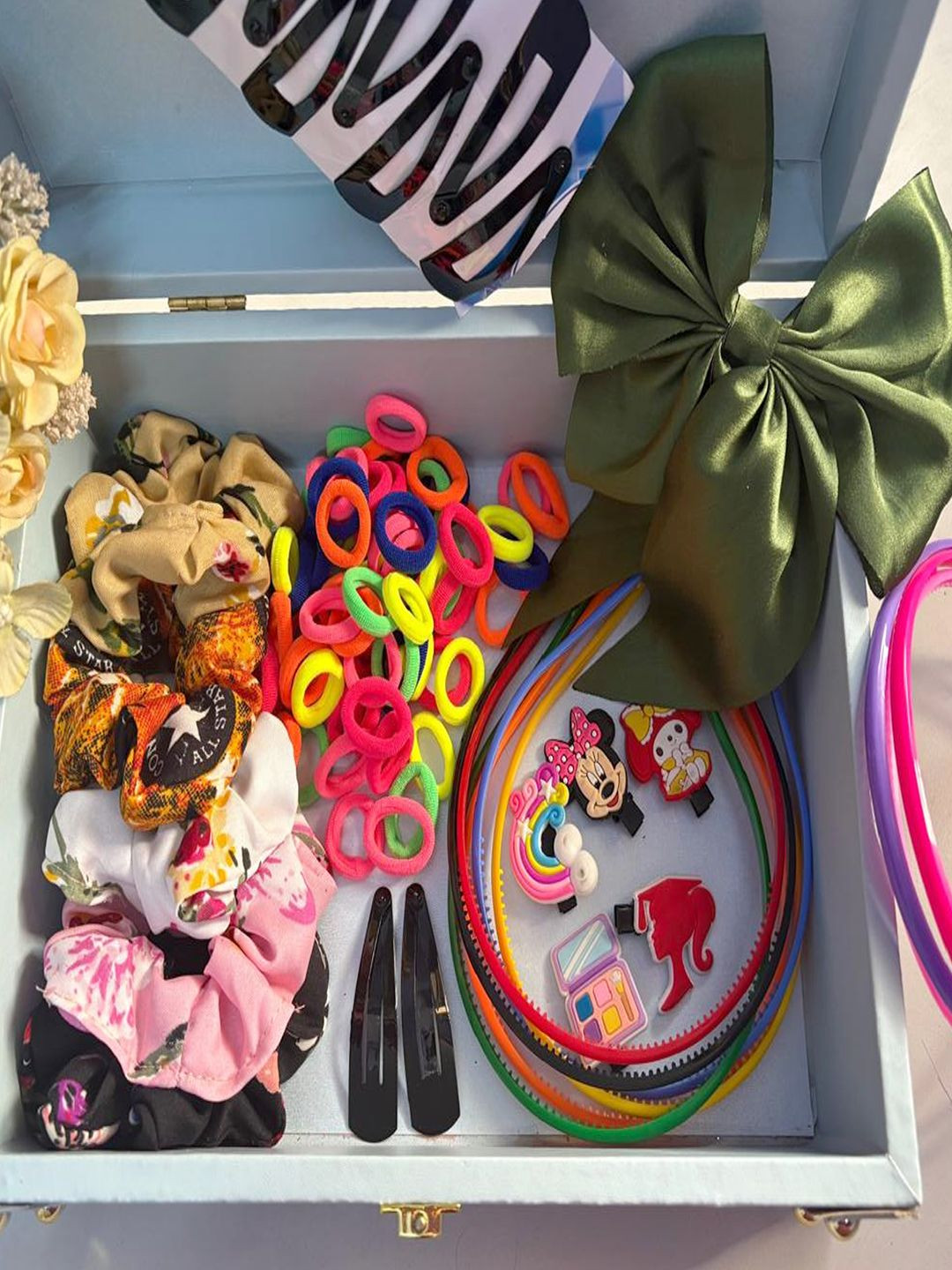 LYKAA Set of 140 Mixed Combo of Girls Hair accessories Set Birthday Gift