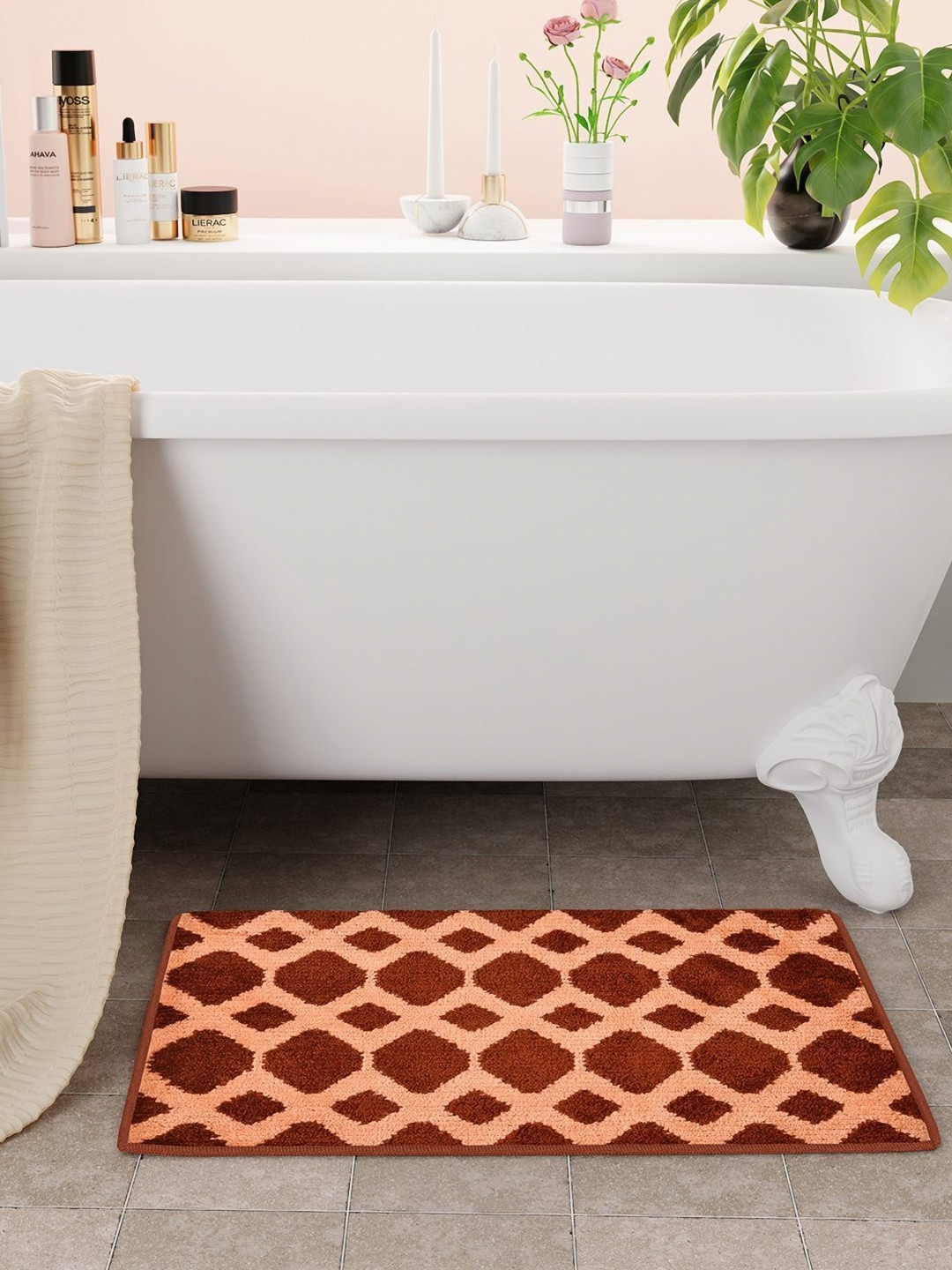 Bichauna Divine Maroon Geometric Anti-Skid & Non-Slip Rectangular 1300 GSM Bath Rug