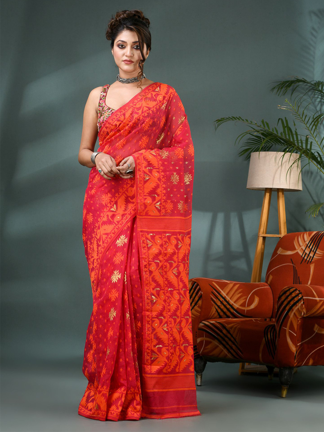 DESH BIDESH Woven Design Dhakai Jamdani Saree