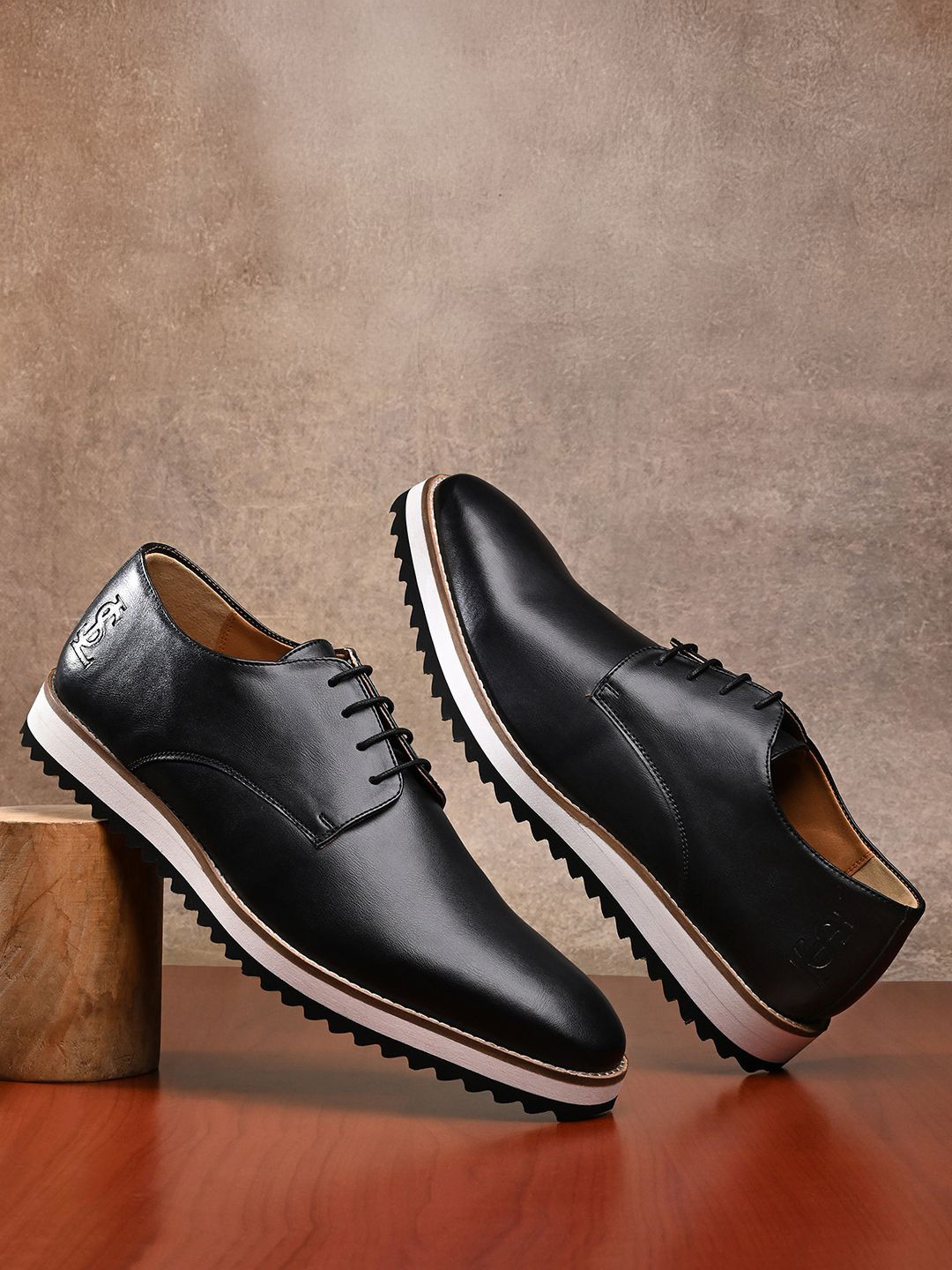 LOUIS STITCH Men Jet Black Ultra Lightweight Derbys
