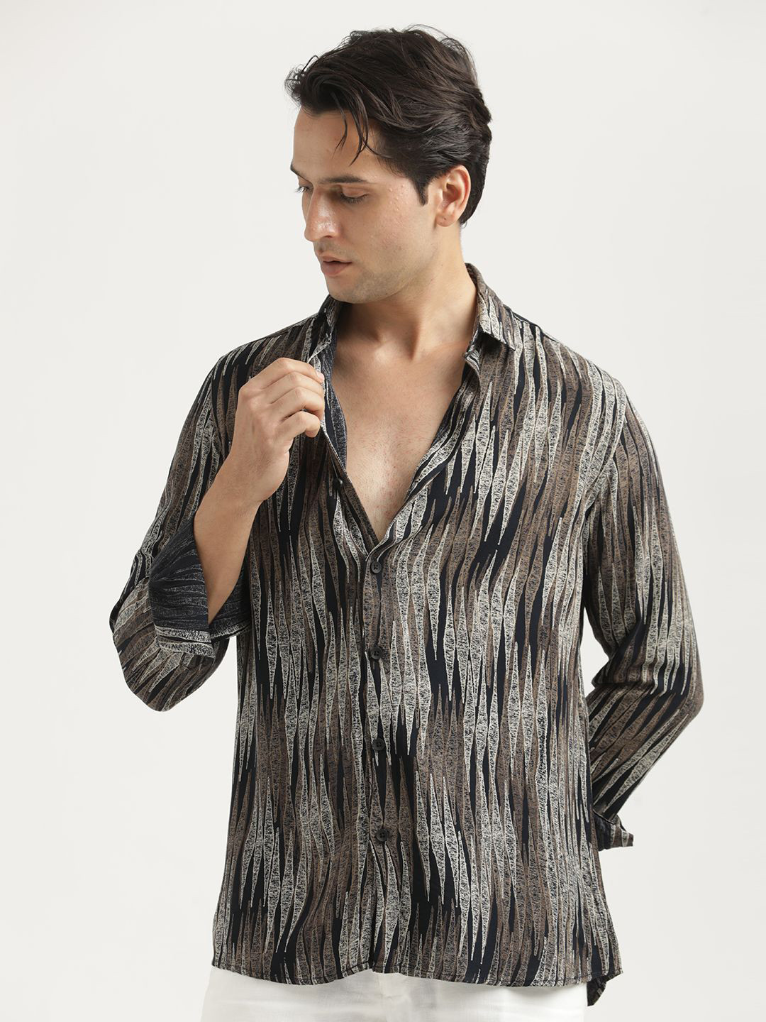 Blu MNKY Men Smart Fit Abstract Printed Spread Collar Casual Shirt