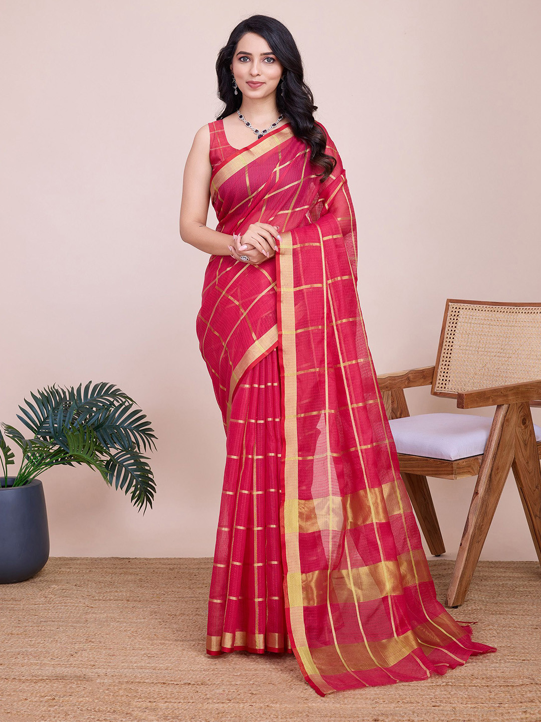 AMRUTKALA SAREES Checked Silk Blend Saree