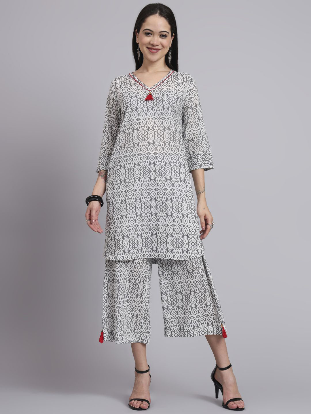 aayusika Printed V-Neck TPure Cotton unic With Trouser