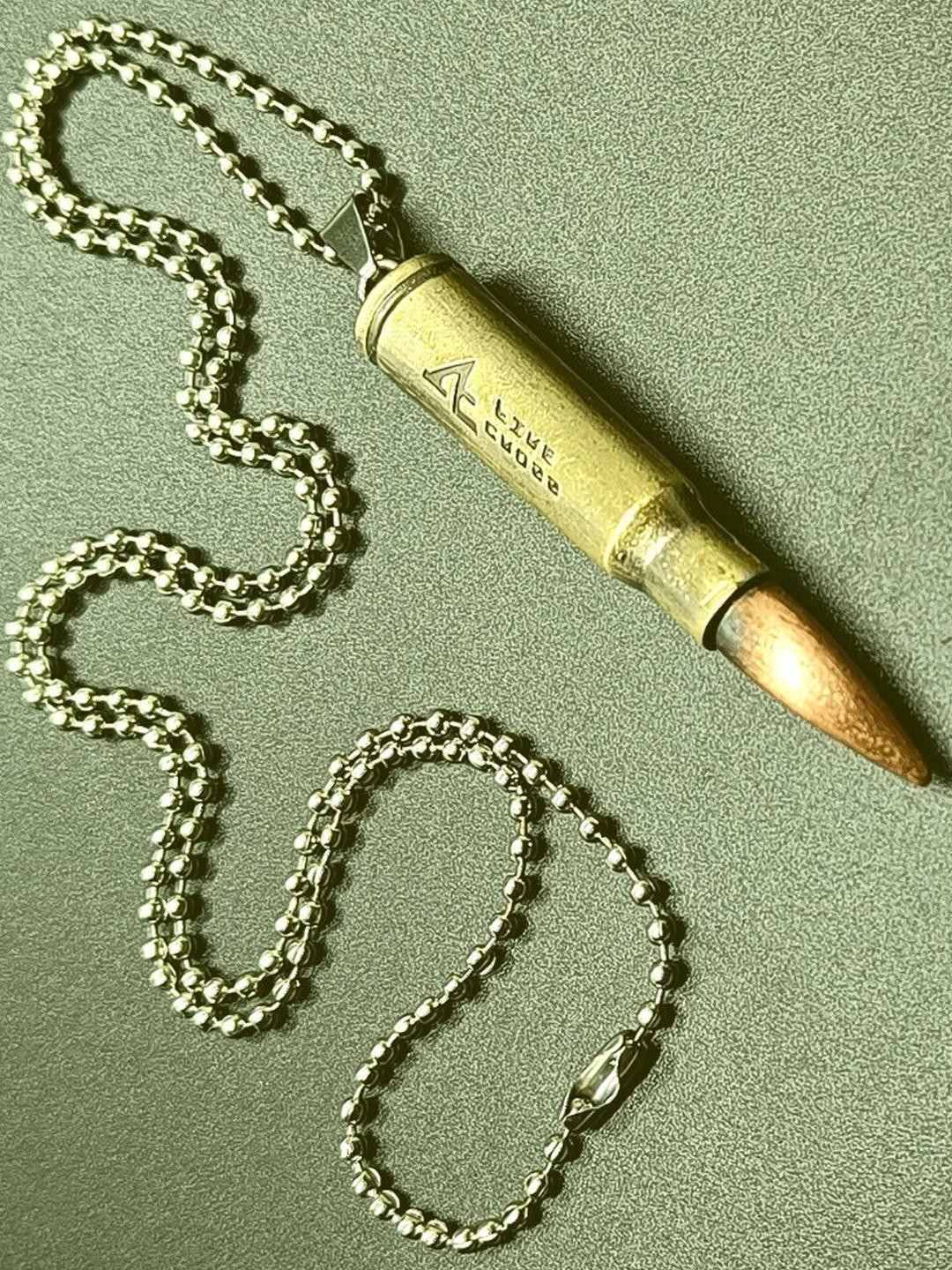 Dynamic Retail Global Men's Chain With Pendant