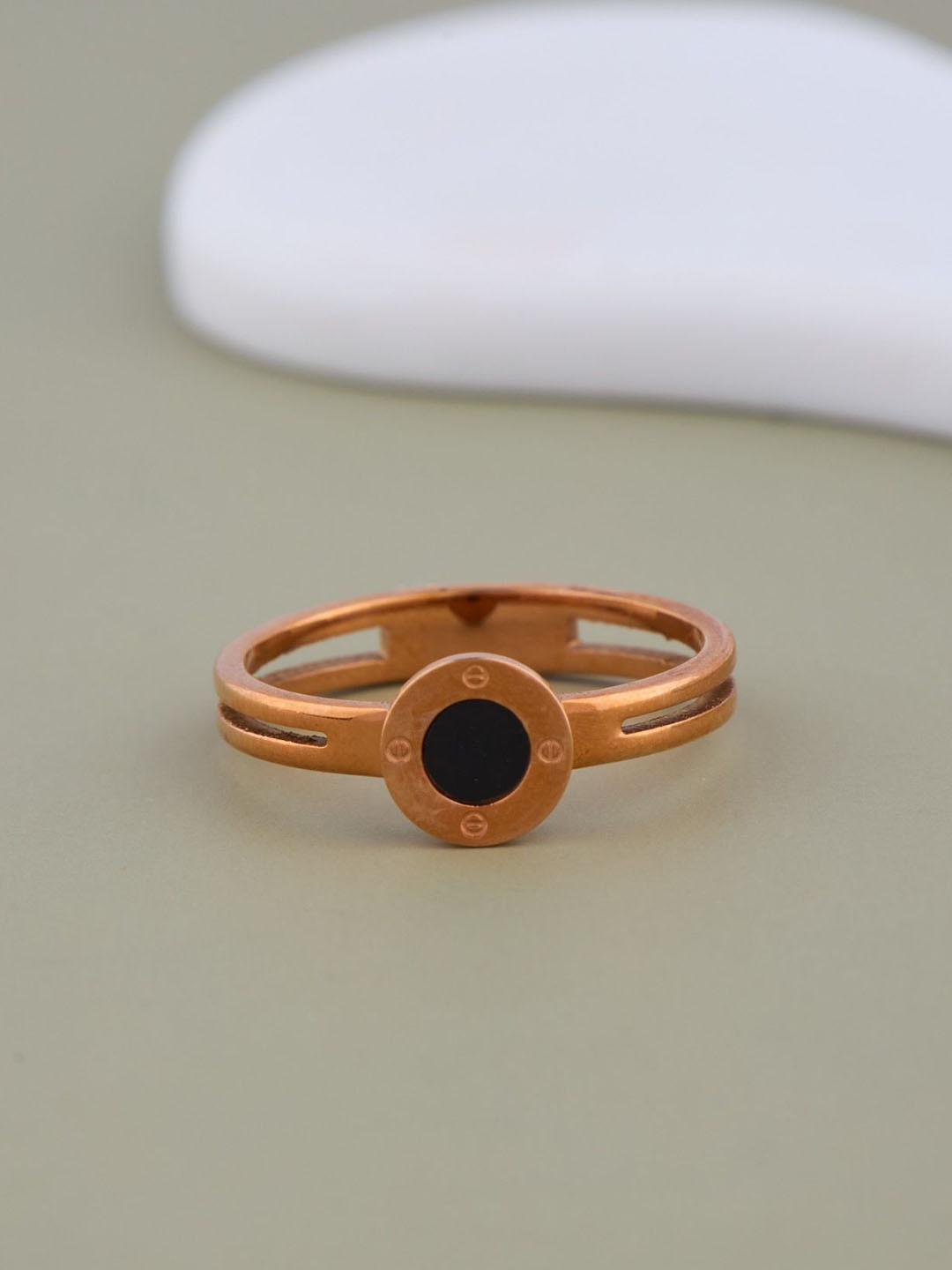 GC PREMIUM JEWELLERY Circular Enamel Detail Finger Ring