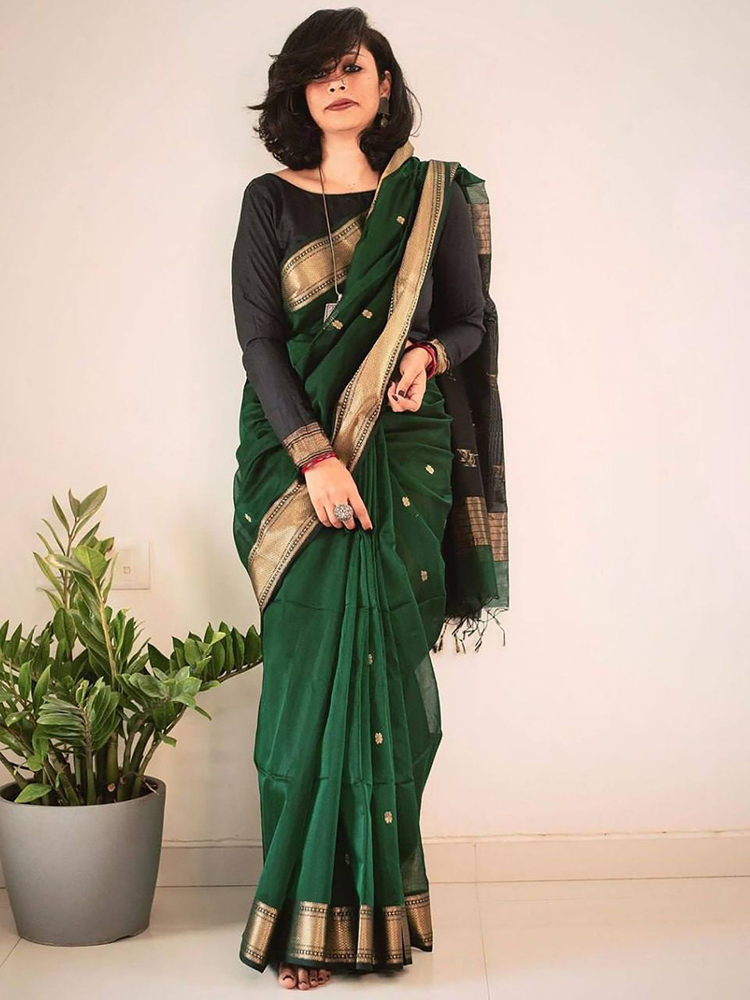 BerMondsey Ethnic Motifs Woven Designn Zari Banarasi Saree
