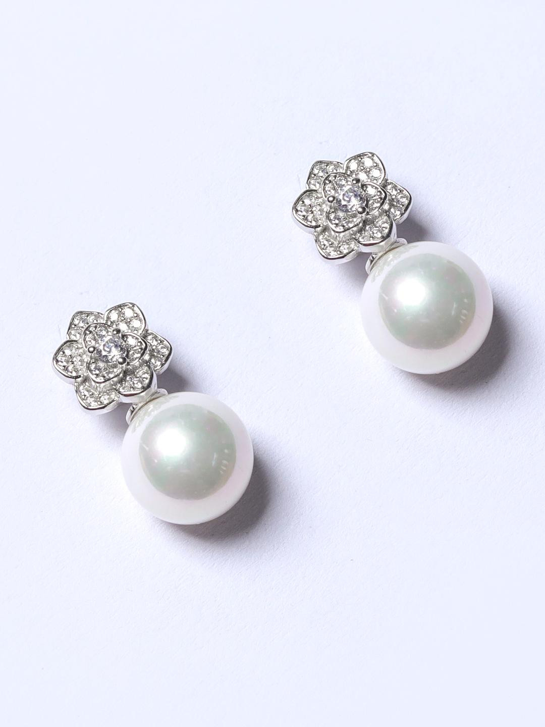 Kylie Fresh Water Pearl Studs