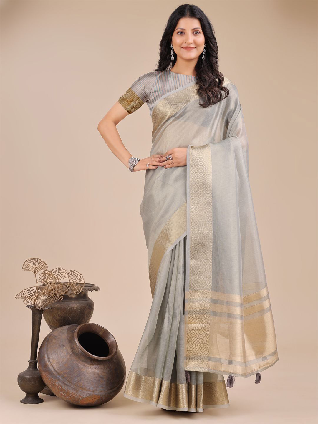ALAGINI Zari Organza Saree with an unstitched blouse piece