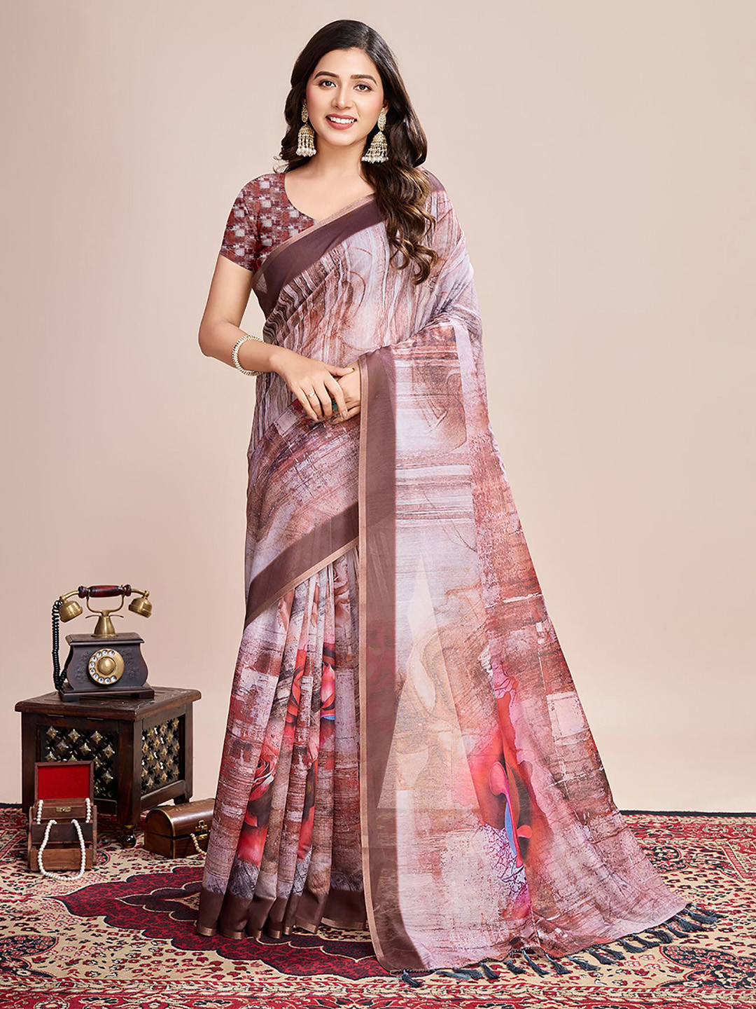 AMRUTKALA SAREES Abstract Printed aree