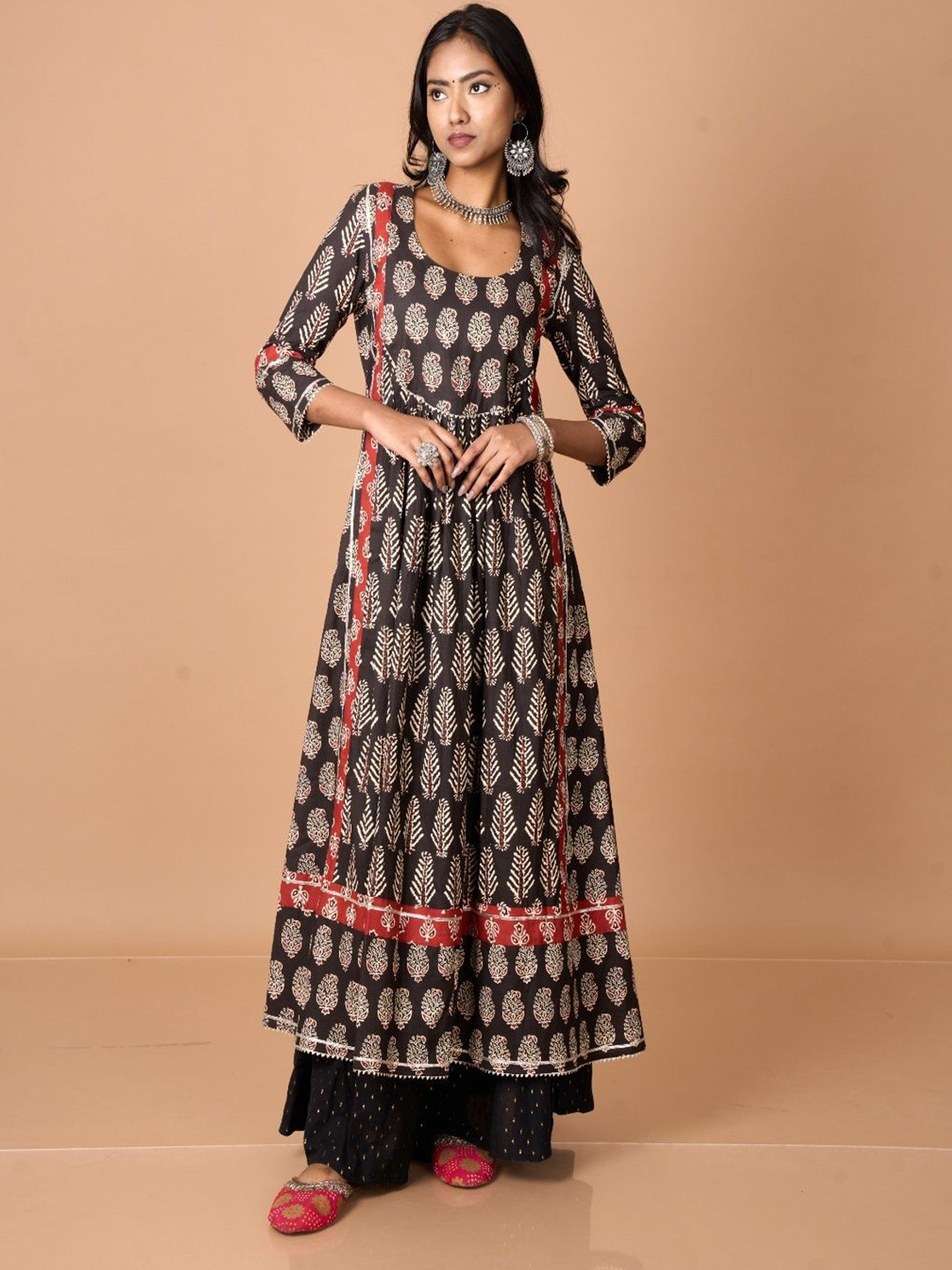 Tanoti Kumud Women Ethnic Motifs Gotta Patti Printed Scoop Neck Pure Cotton Kurta