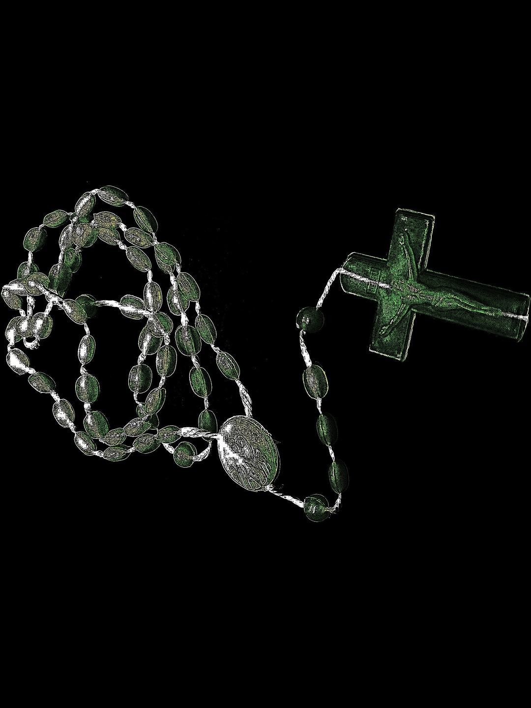 Dynamic Retail Global Men Cross Pendant Chain