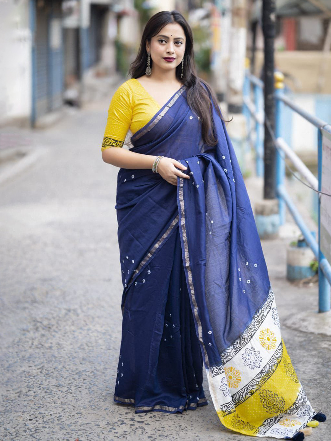 Swaraas Chanderi Woven Design Saree