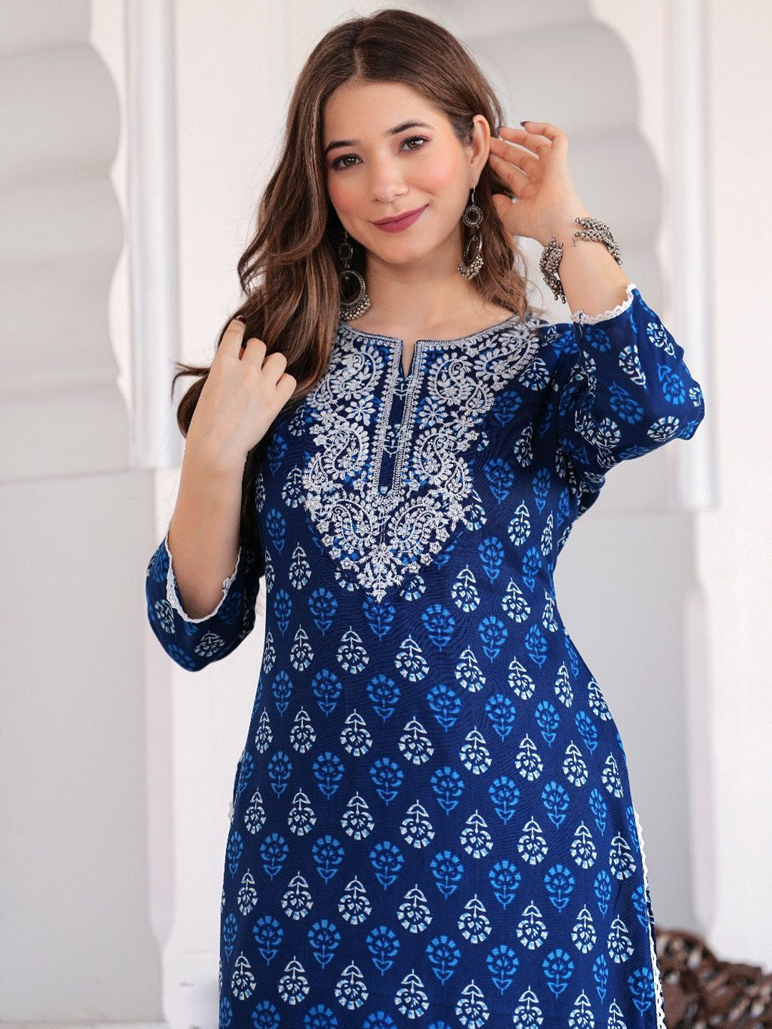 KJFAB Floral Printed Notch Neck Thread Work Straight Kurta
