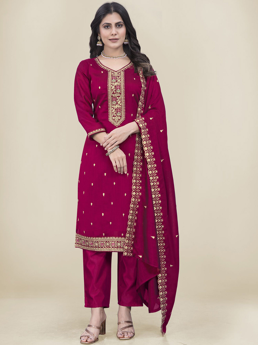 NANDAN FASHION Floral Embroidered Sweetheart Neck Thread Work Kurta & Trouser & Dupatta