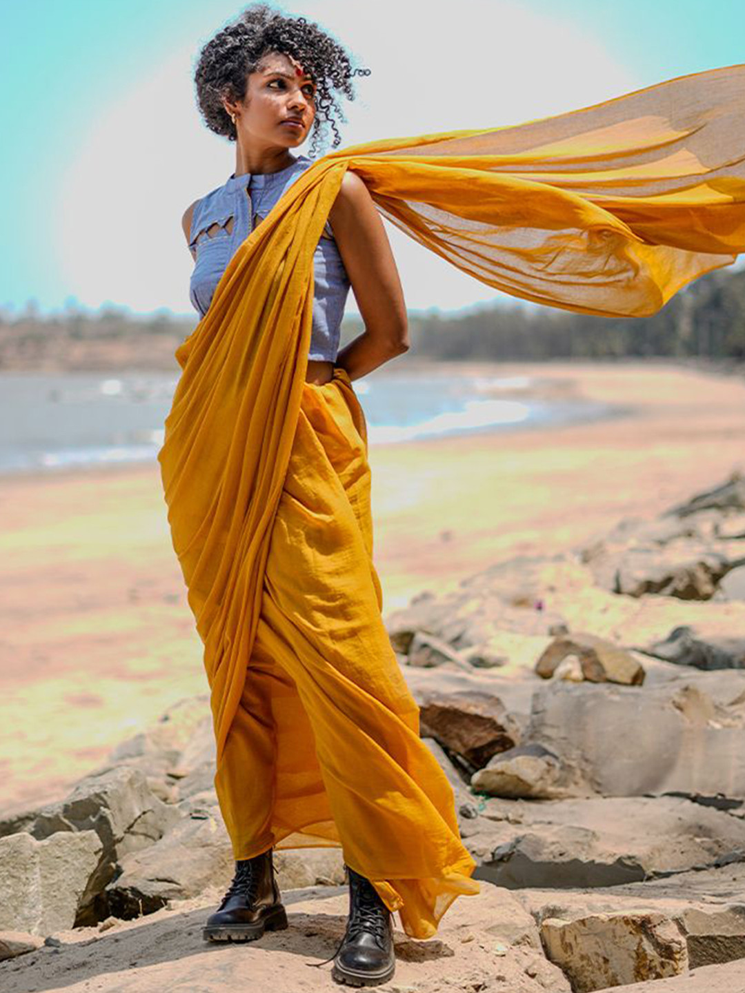 Prathaa Taar Embroidered Cotton Saree Blouse