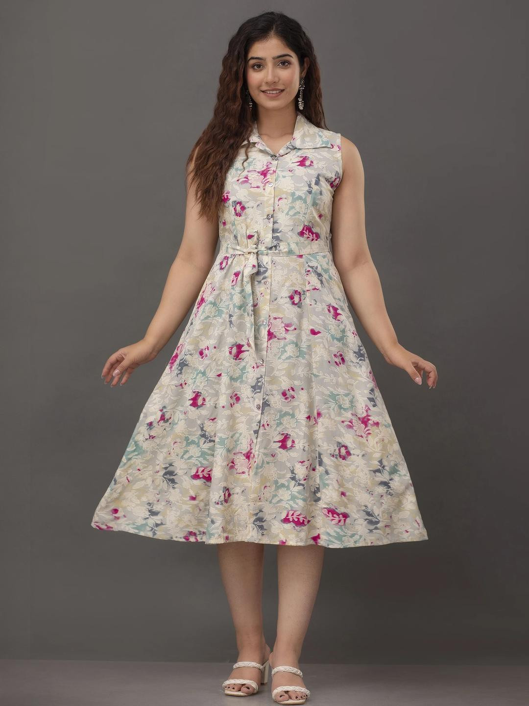 VIPY HANGER Women White Kurtas