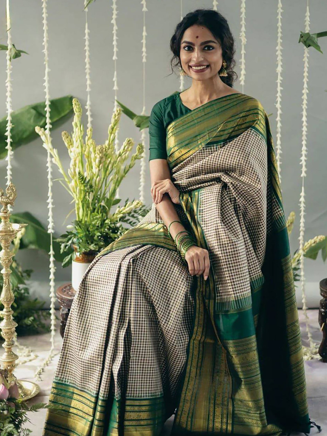 BerMondsey Checkedc Woven Design Banarasi Saree